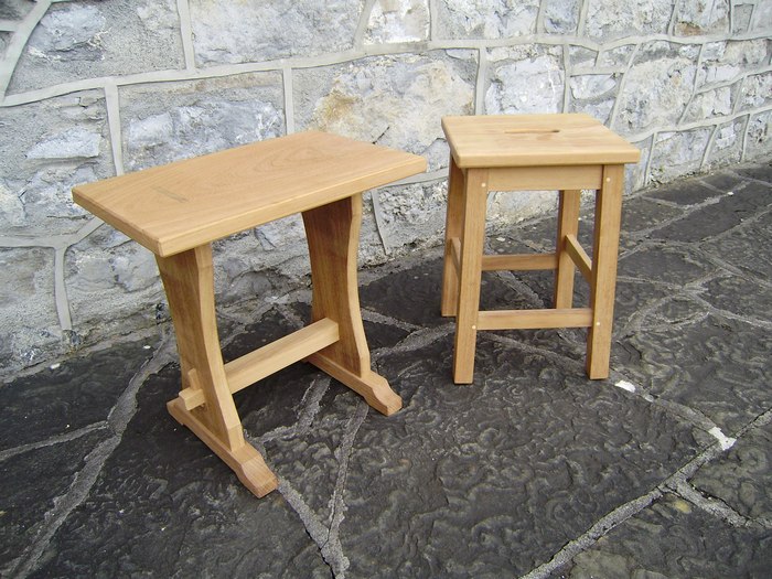 Pup stool & 18''wood stool.JPG
